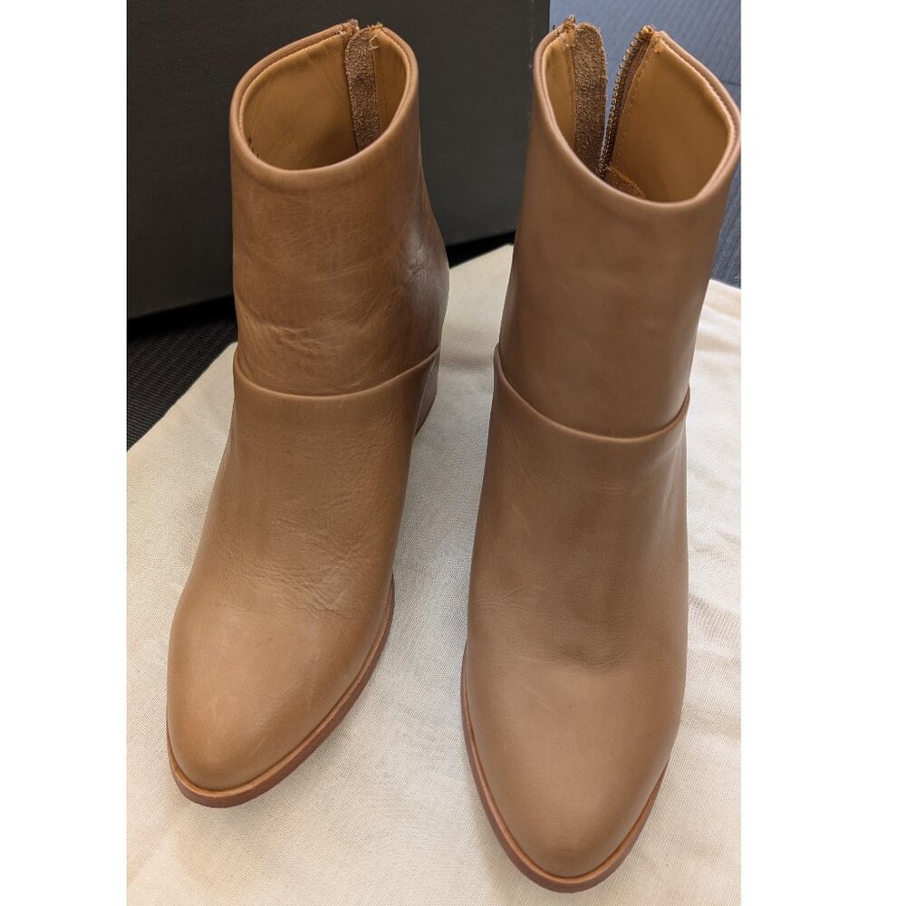 Nisolo Sz 9.5 / fits like Sz 9 Heeled Dari Boot in Almond